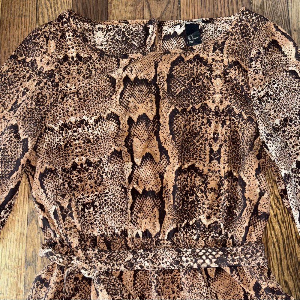 H&M Dress Women’s Snakeskin Print Belted 3/4 Sleeve Size 6 - Picture 12 of 13